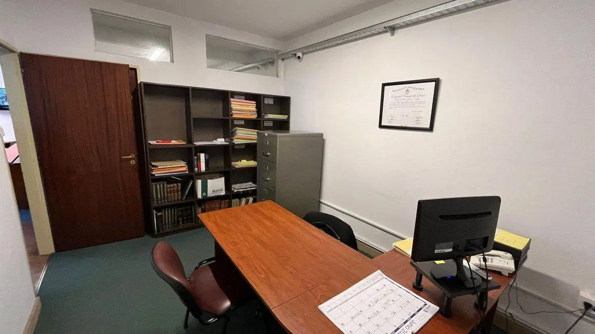 SE VENDE DEPTO/OFICINAS EN MICROCENTRO 3