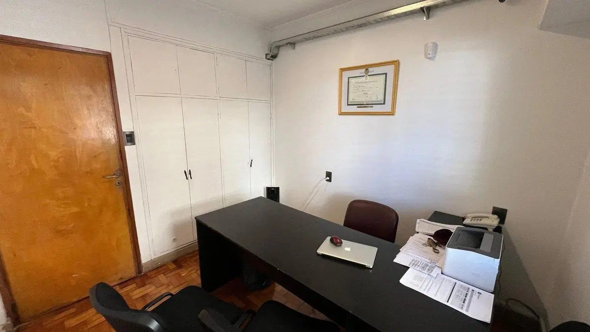 SE VENDE DEPTO/OFICINAS EN MICROCENTRO 5