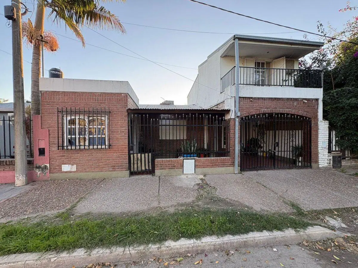 CASA EN VENTA EN VENTA EN SANTO TOMÉ!! 4