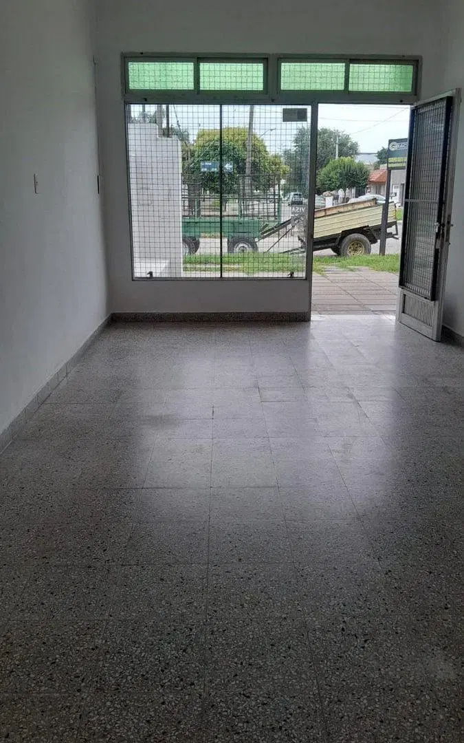 LOCAL EN ALQUILER SANTO TOME 2