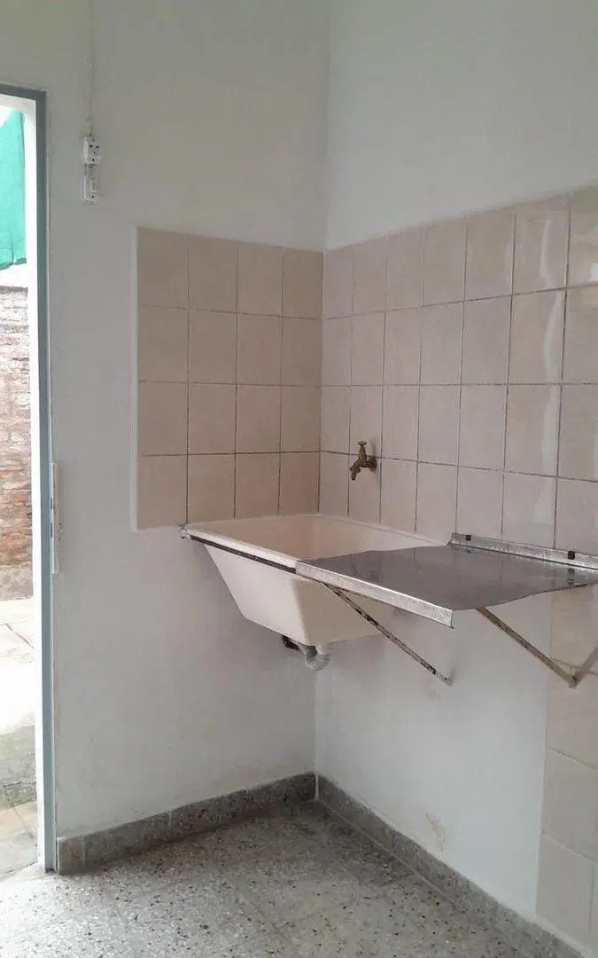 LOCAL EN ALQUILER SANTO TOME 3