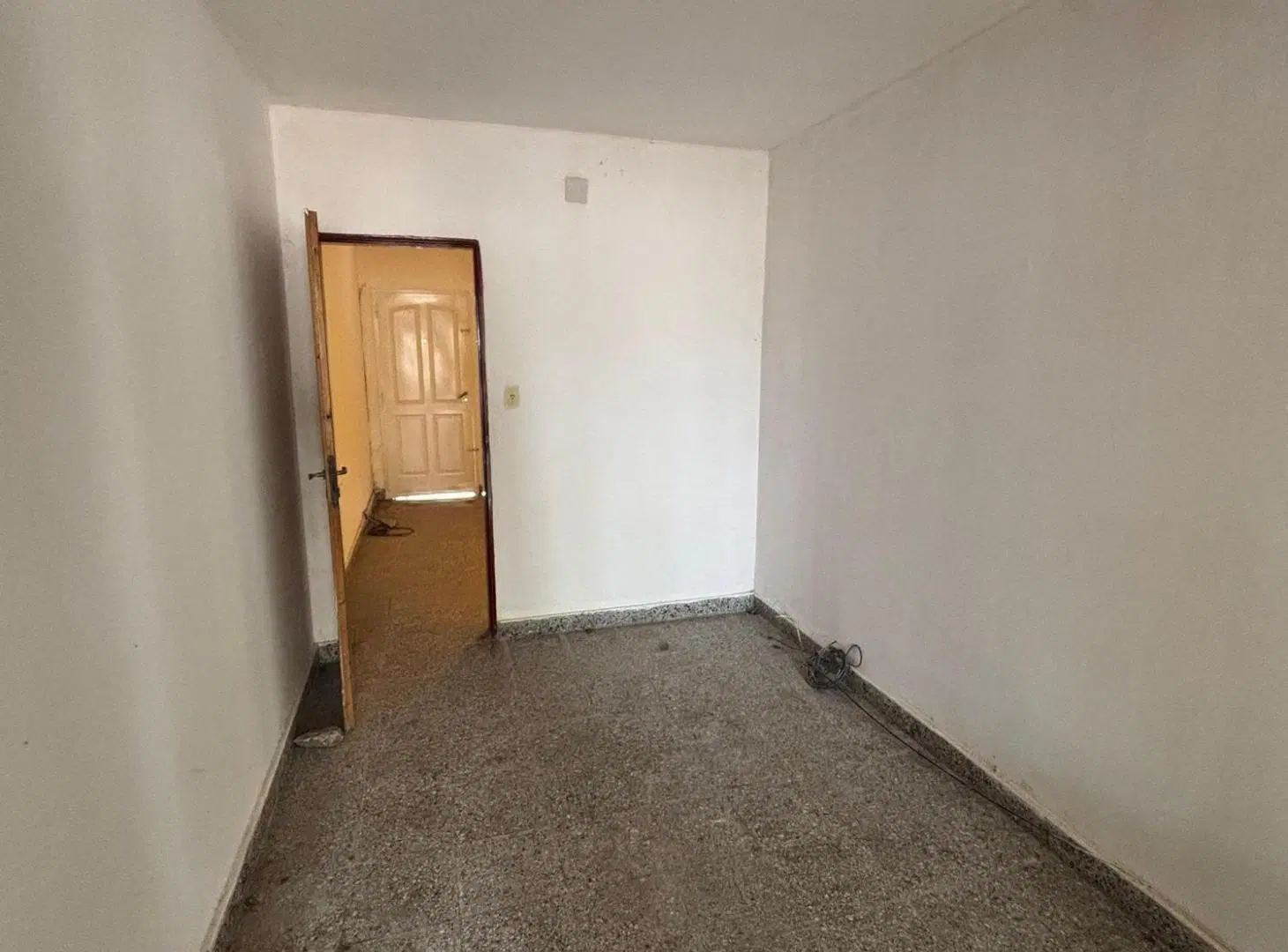 SE VENDE CASA 2 DORMITORIOS, COCHERA Y PATIO! 2