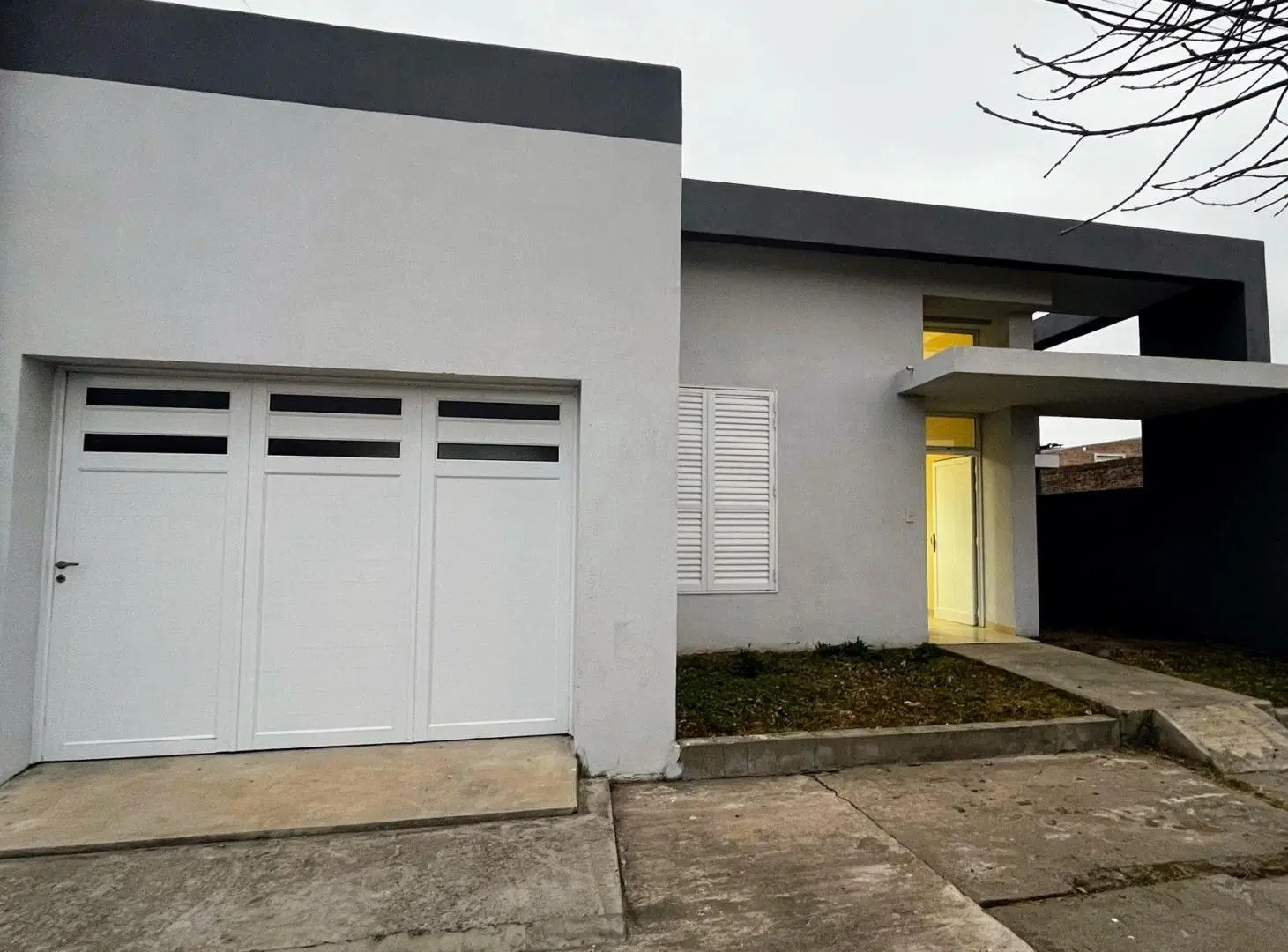 CASA MODERNA EN VENTA EN SAN JERONIMO NORTE 2