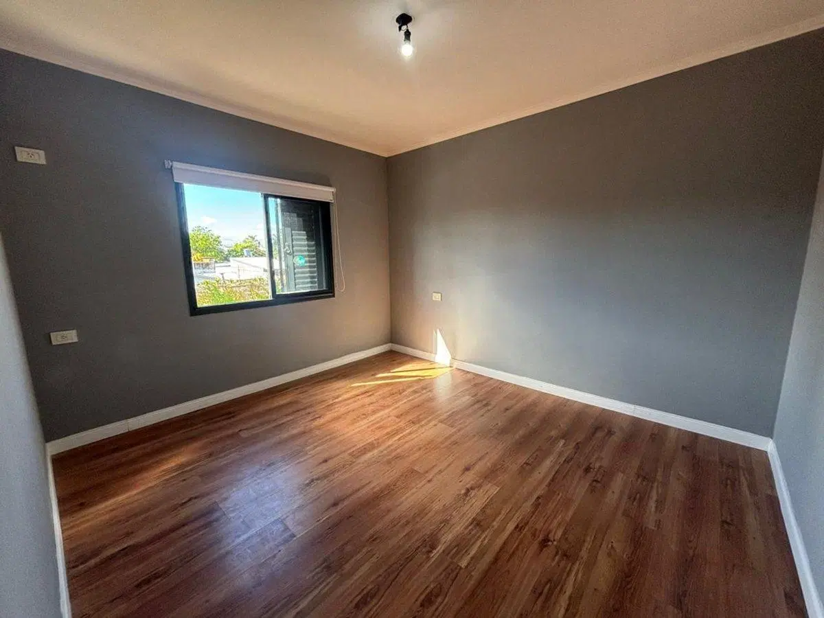 Se VENDE casa de 4 dormitorios en Santo Tome 5