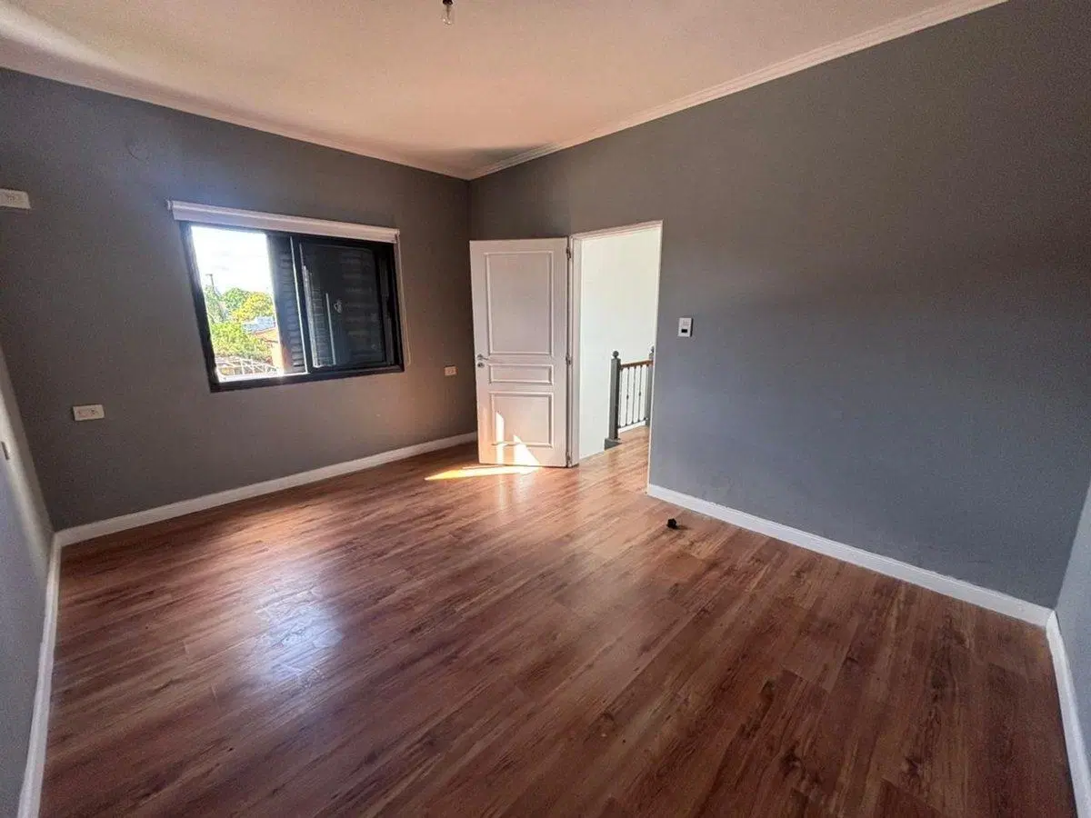 Se VENDE casa de 4 dormitorios en Santo Tome 2