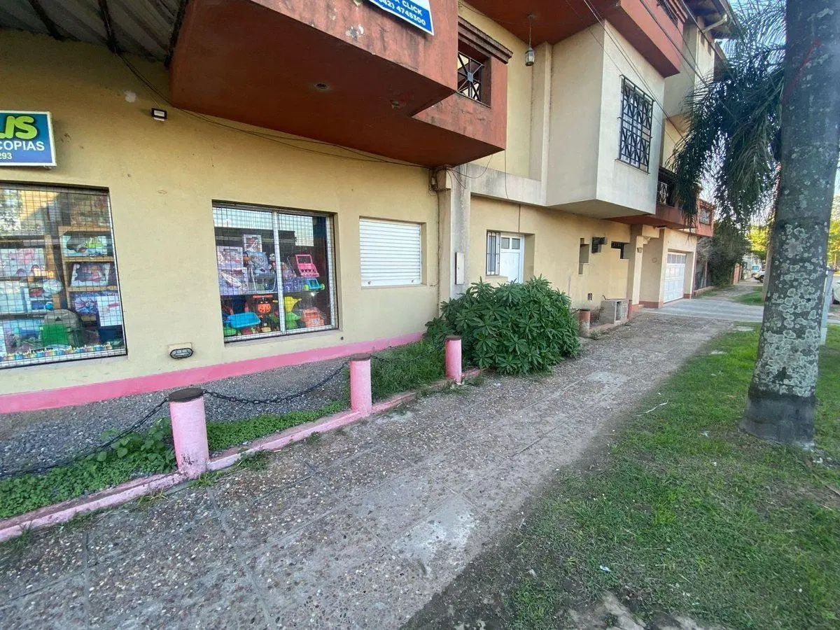 DEPARTAMENTO MAS LOCAL COMERCIAL 4