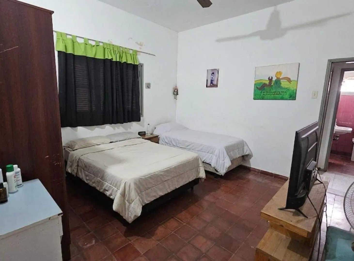 Venta - Casa de 2 dormitorios con buen terreno. 2