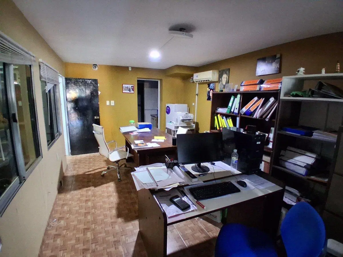 ALQUILER  – Coronda- galpón con local y oficinas 2