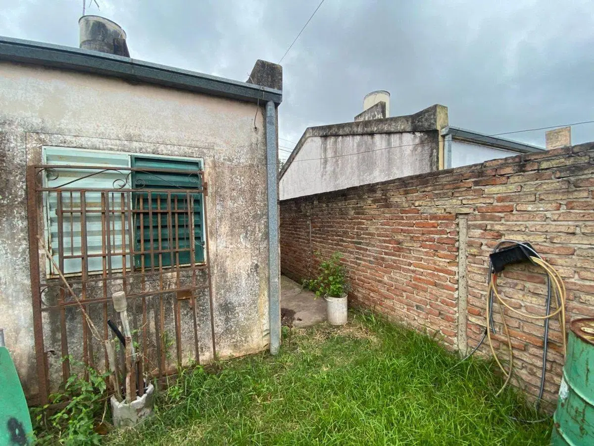 CASA EN SANTO TOMÉ 2 DORMITORIOS Y PATIO 3