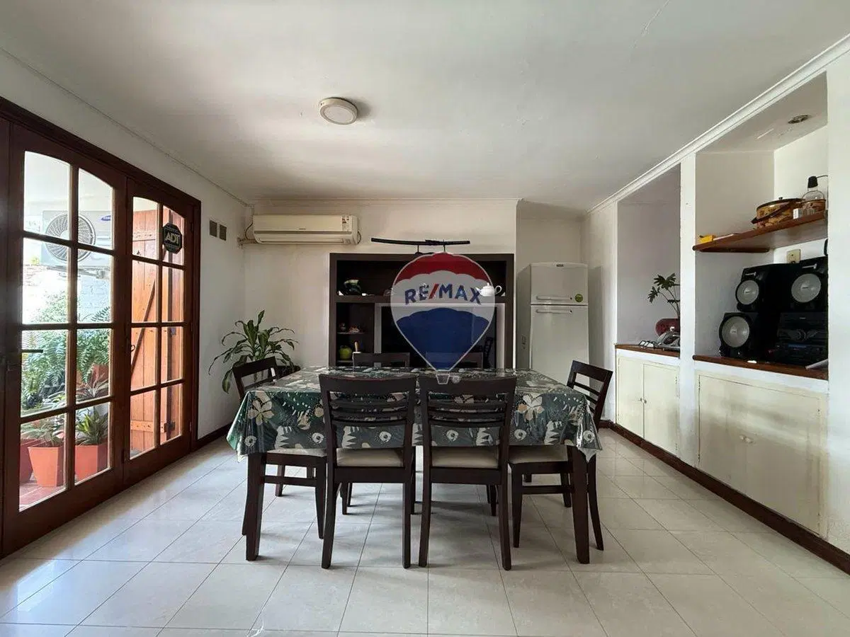 SE VENDE CASA ZONA RESIDENCIAL-SANTO TOMÉ 5