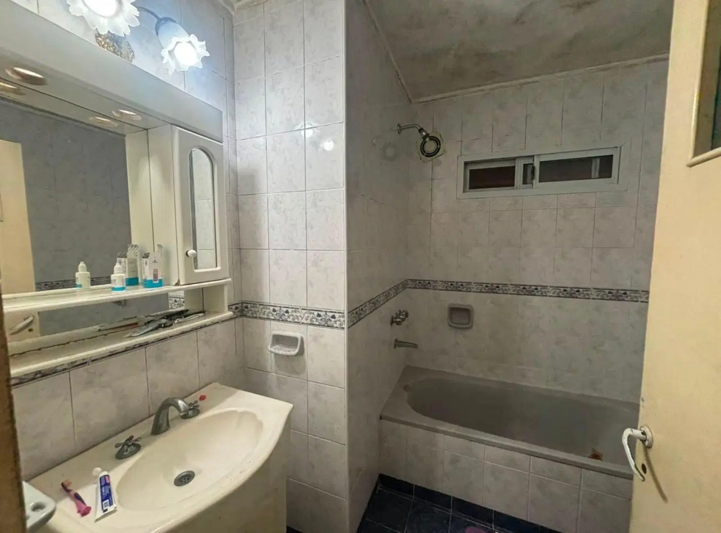 Casa interna de 3 dorm. con cochera en Santo Tomé 2