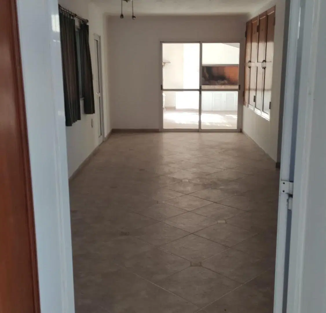 SE VENDE EXCELENTE PLANTA ALTA DOS DORMITORIOS 5