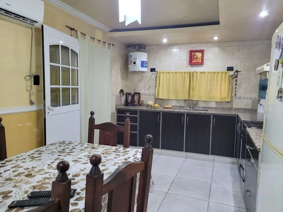 SE VENDE CASA EN SANTA TOMÉ CON PILETA 5