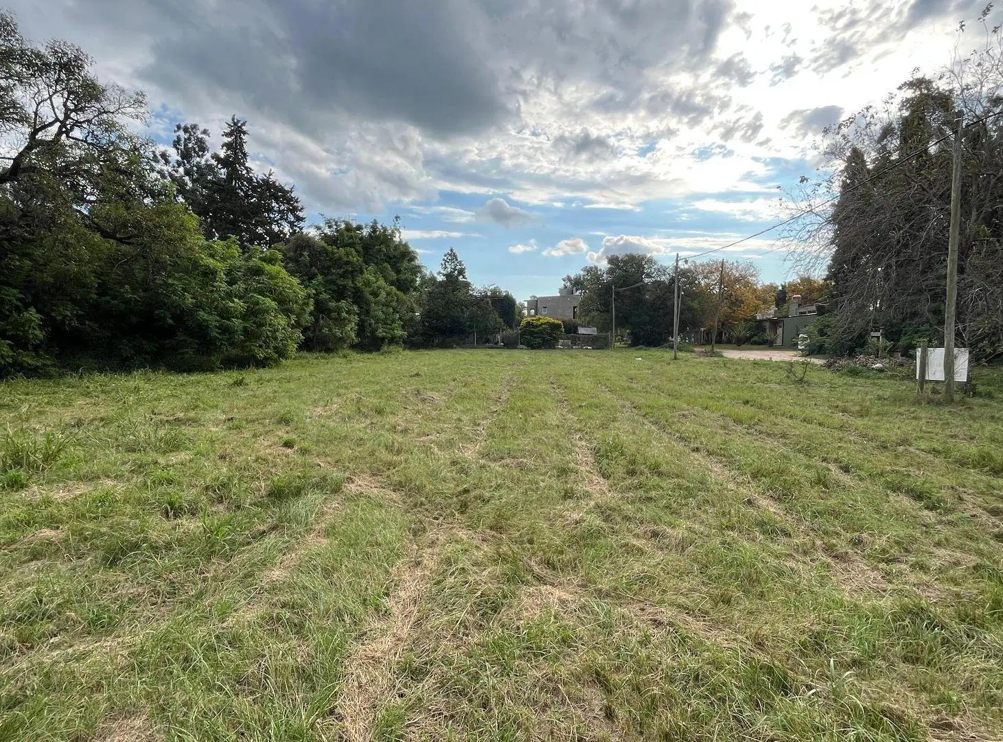 SE VENDE LOTE A 20M DE LA RUTA 1 4