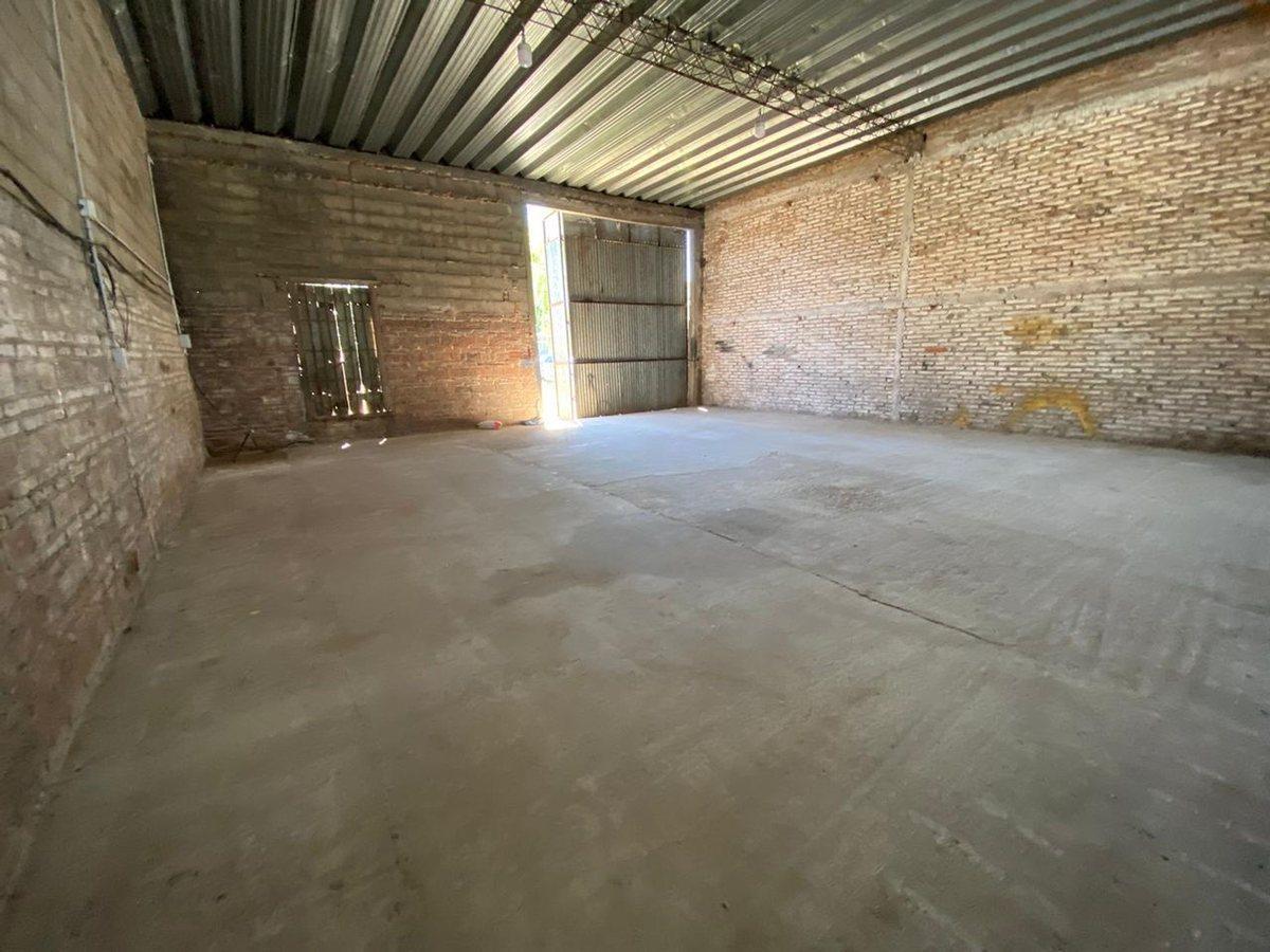 Se vende Galpon y Terreno. SAN CARLOS CENTRO.
