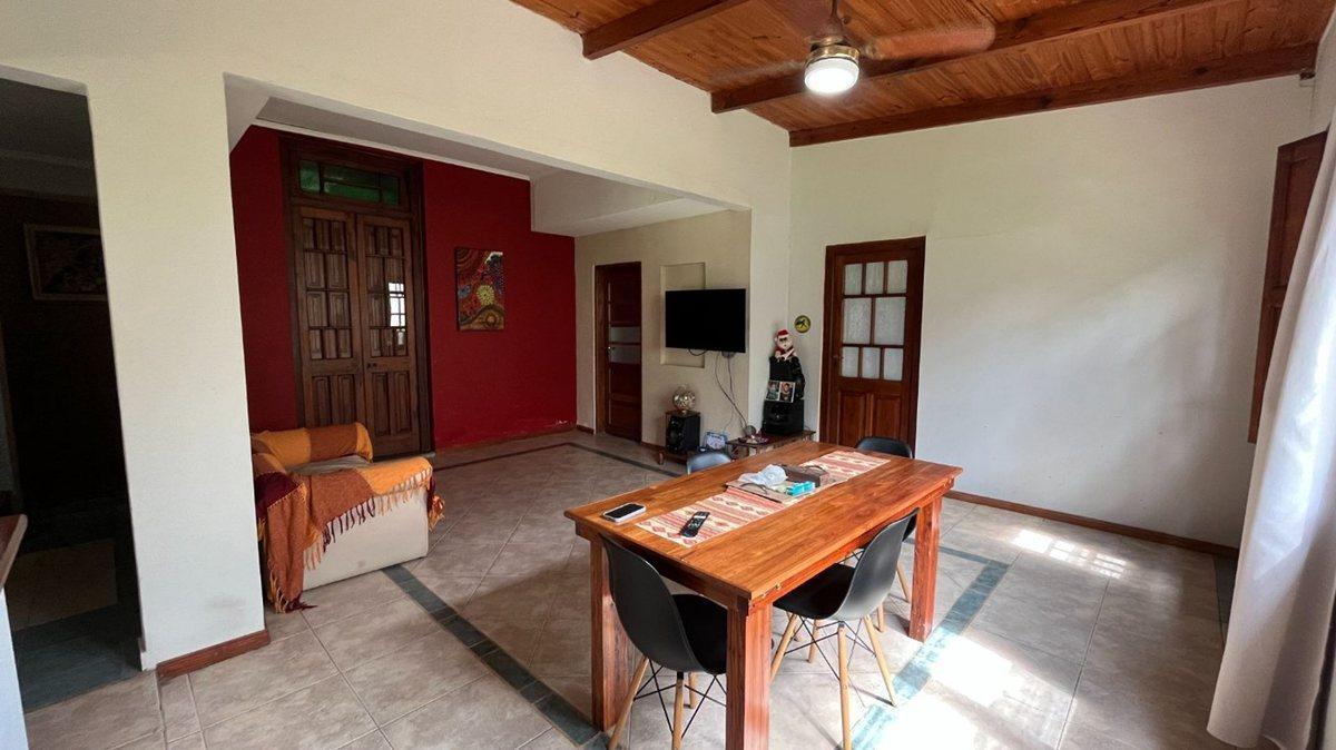 Foto de CASA CENTRICA CON 1.000M2 DE TERRENO EN CORONDA!, imagen 2
