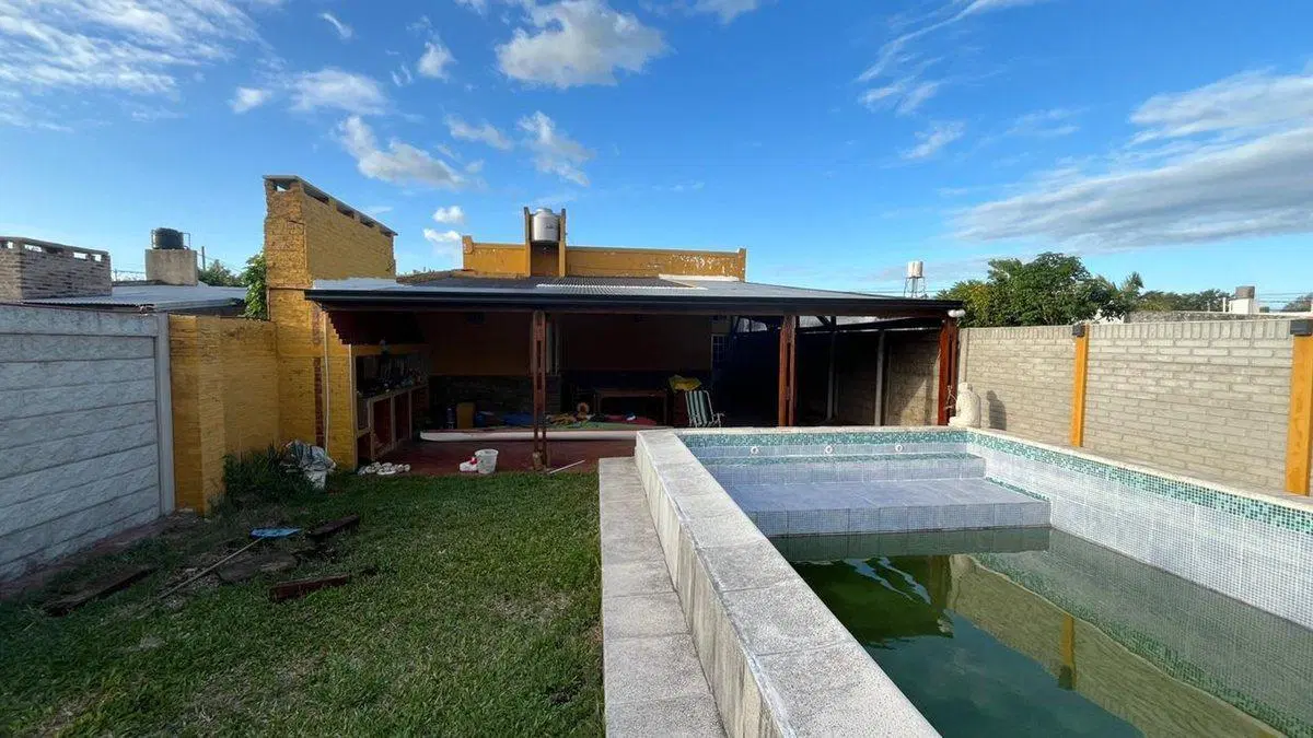 HERMOSA CASA EN VENTA A 1 CUADRA DE LA COSTA 2