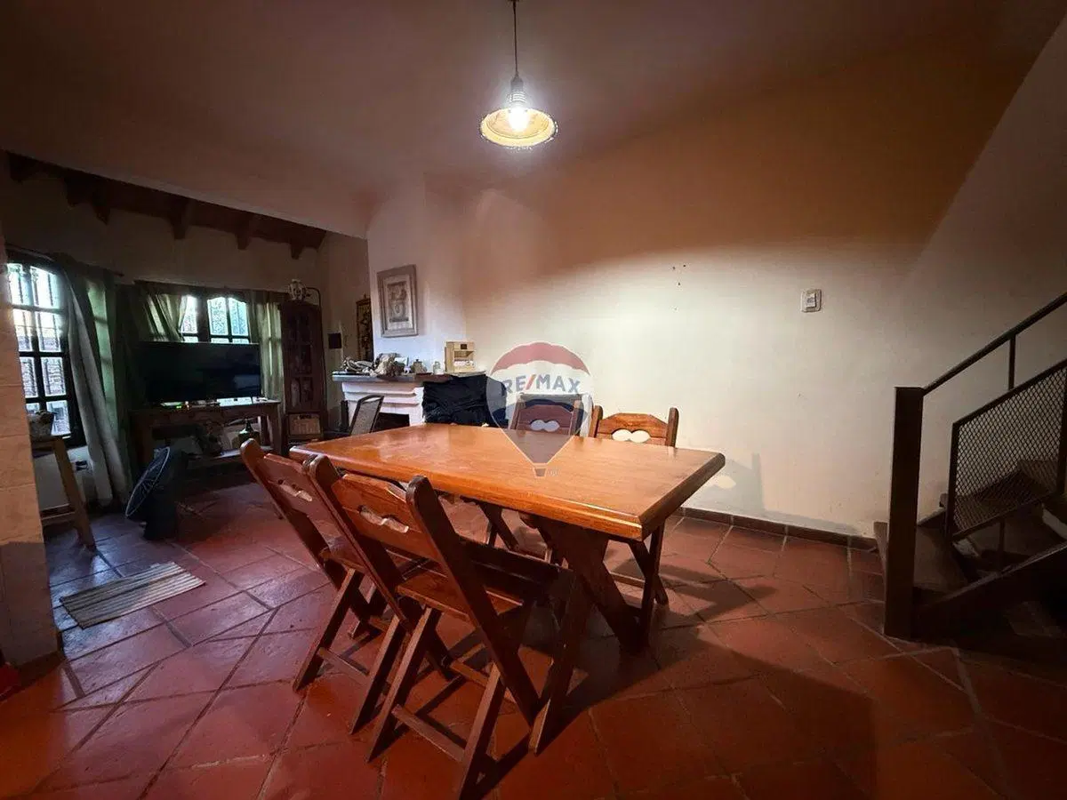 SE VENDE CASA AL FRENTE (PH EXCLUSIVO) SANTO TOMÉ 2