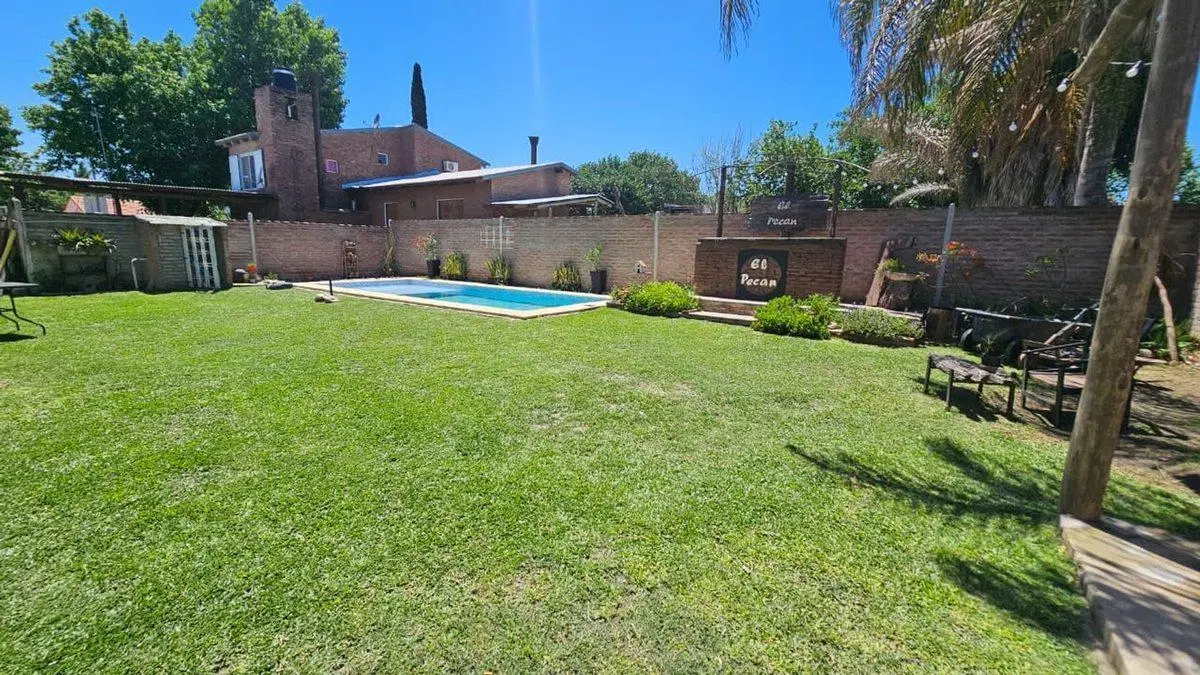 SE VENDE GRAN SALÓN COMERCIAL EN SAUCE VIEJO 4