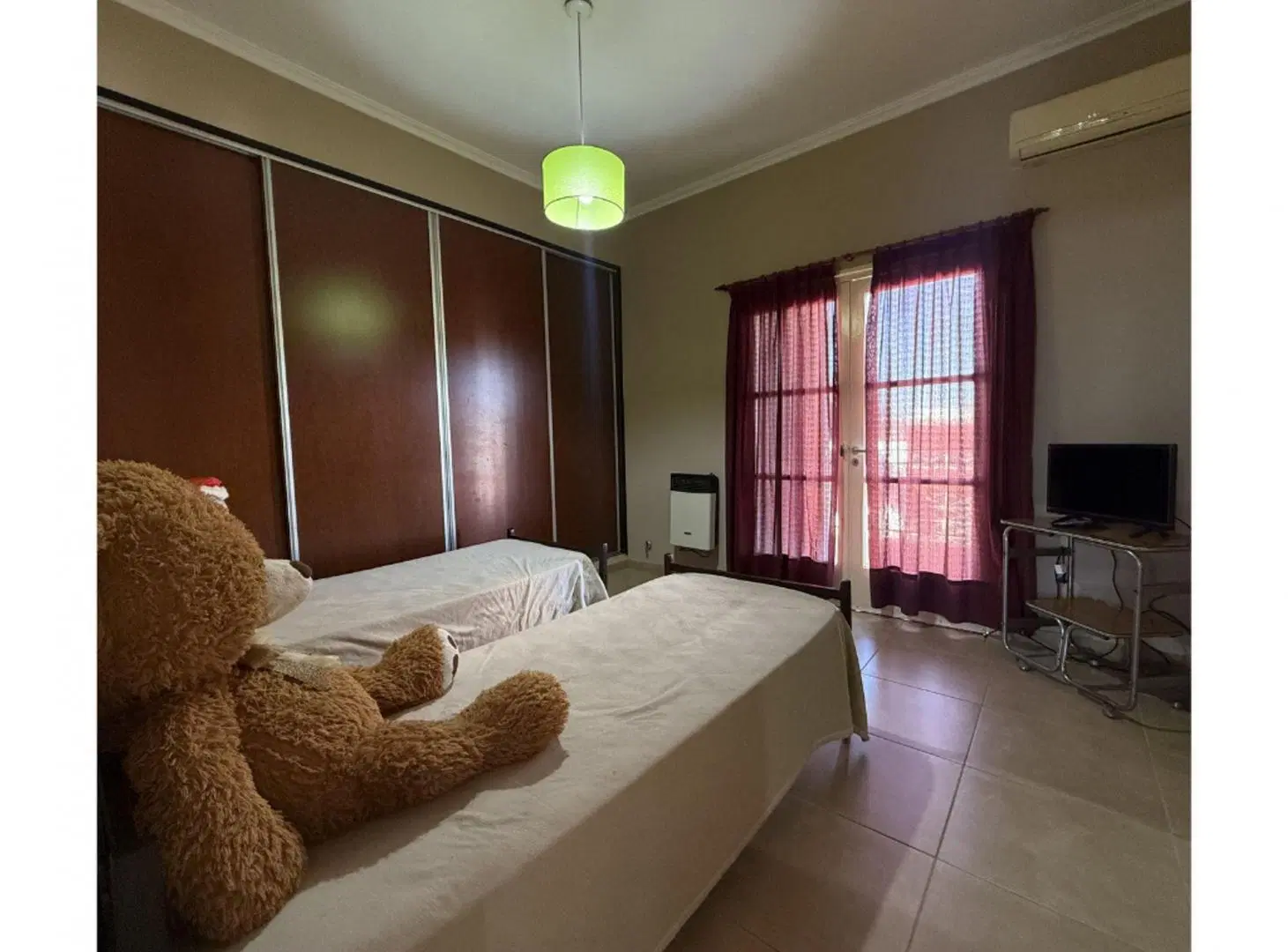 Se VENDE casa de 3 dorm en el centro de Santo Tomé 4