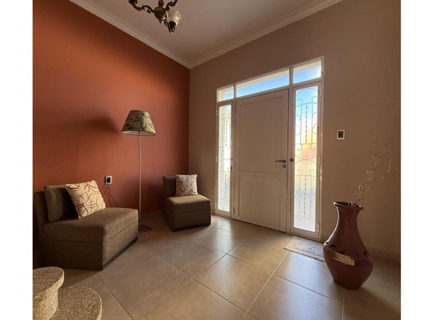 Se VENDE casa de 3 dorm en el centro de Santo Tomé