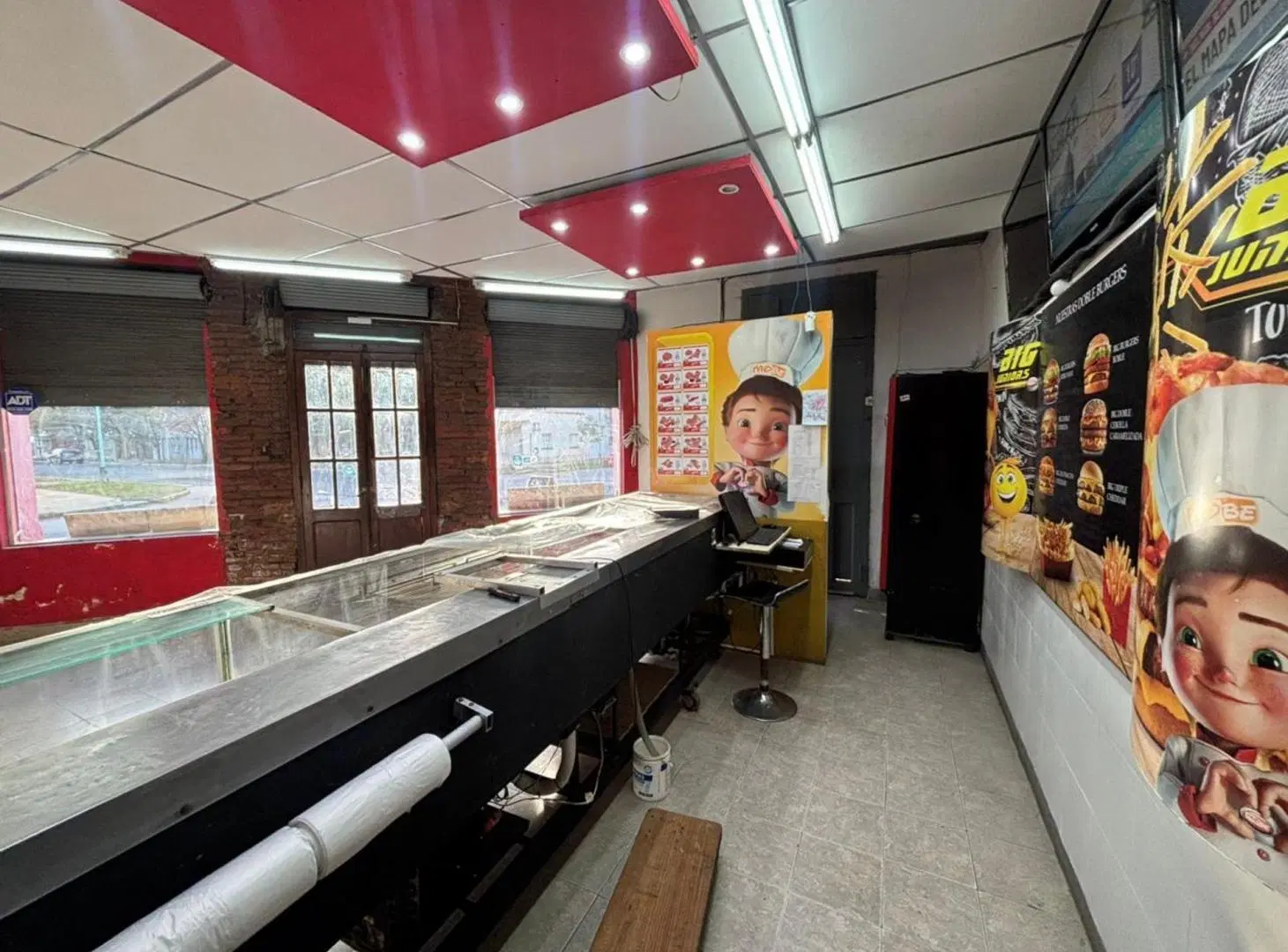 Se ALQUILA local comercial en Santo Tomé 5