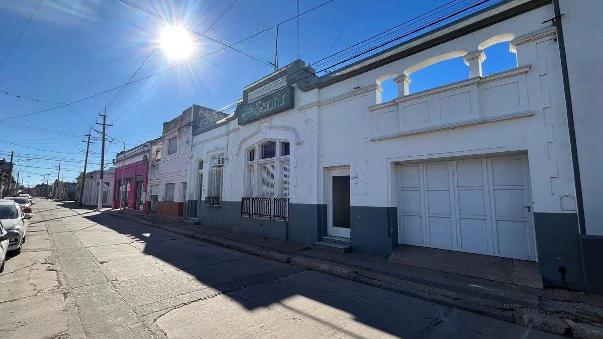 SALÓN COMERCIAL EN VENTA EN EL CENTRO DE CORONDA 2