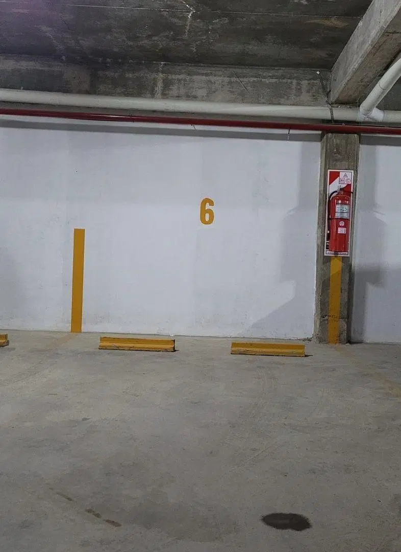 SE VENDE COCHERA EN EDFICIO-CÉNTRICA EN SANTA FE 5