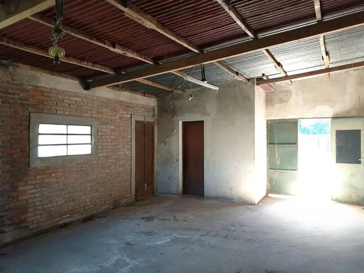 Se vende casa a refaccionar 2