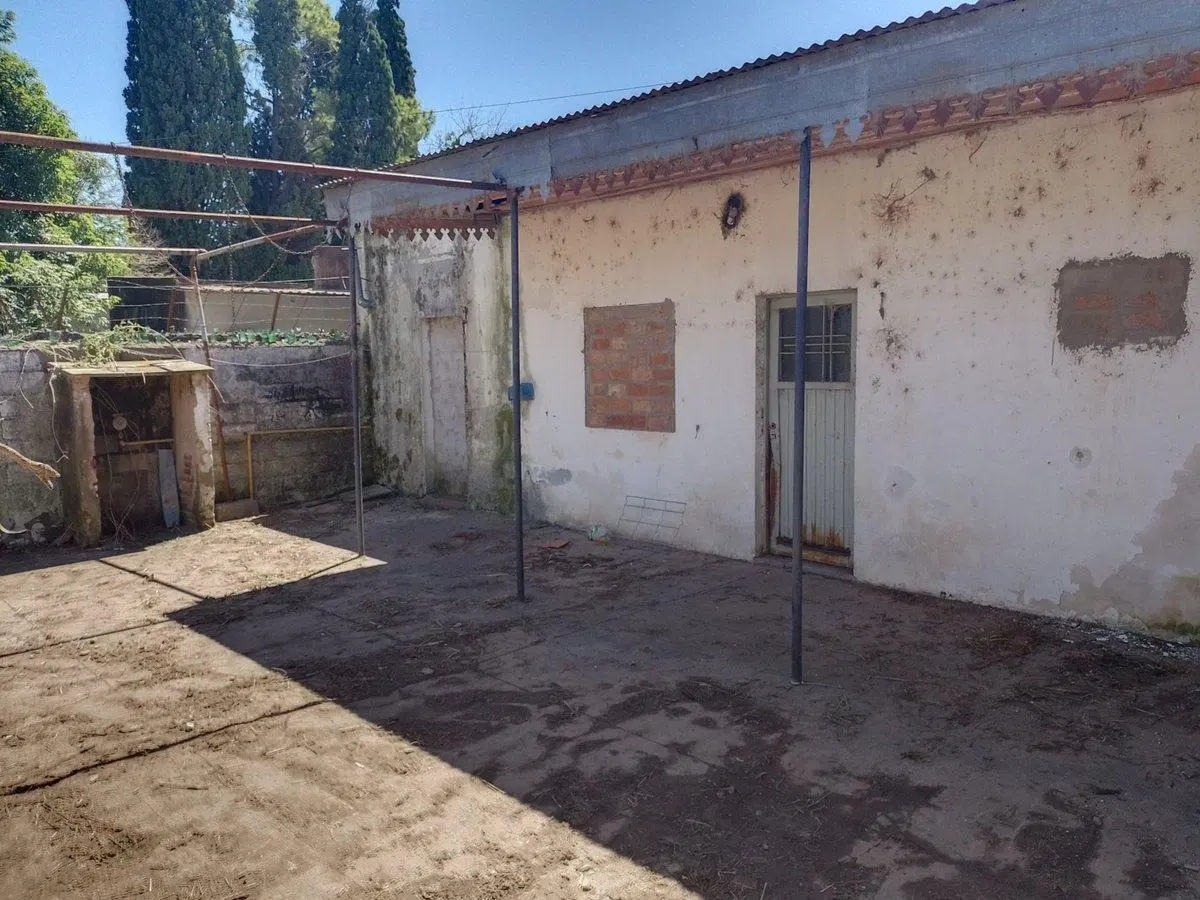 Se vende casa a refaccionar 3