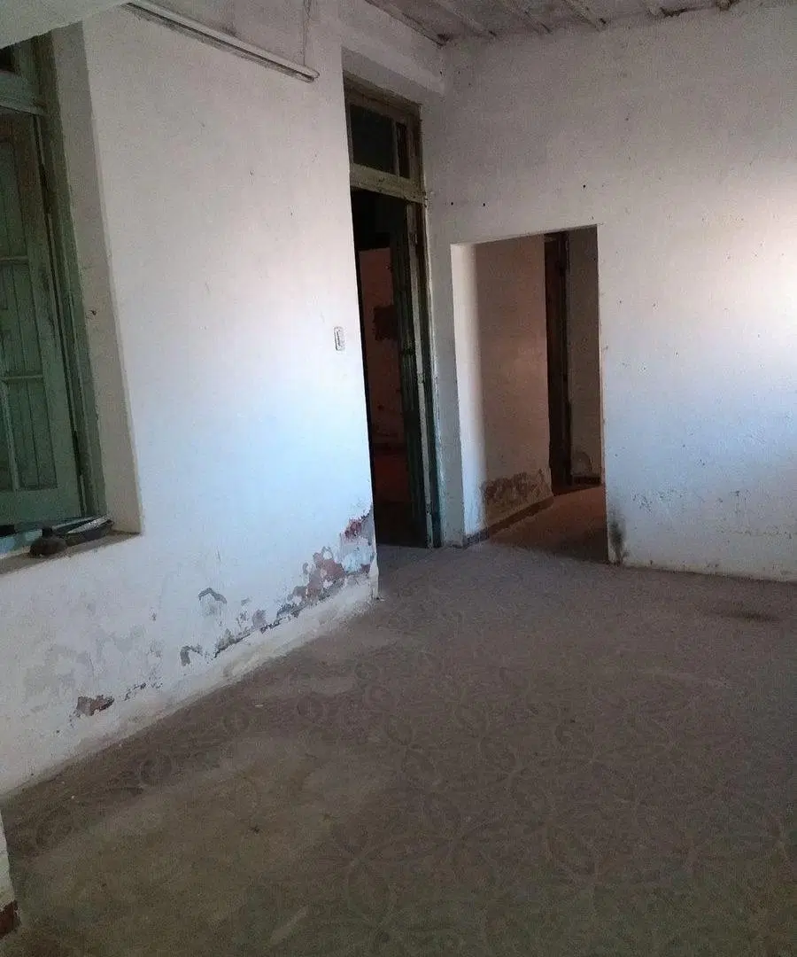 Se vende casa a refaccionar 8