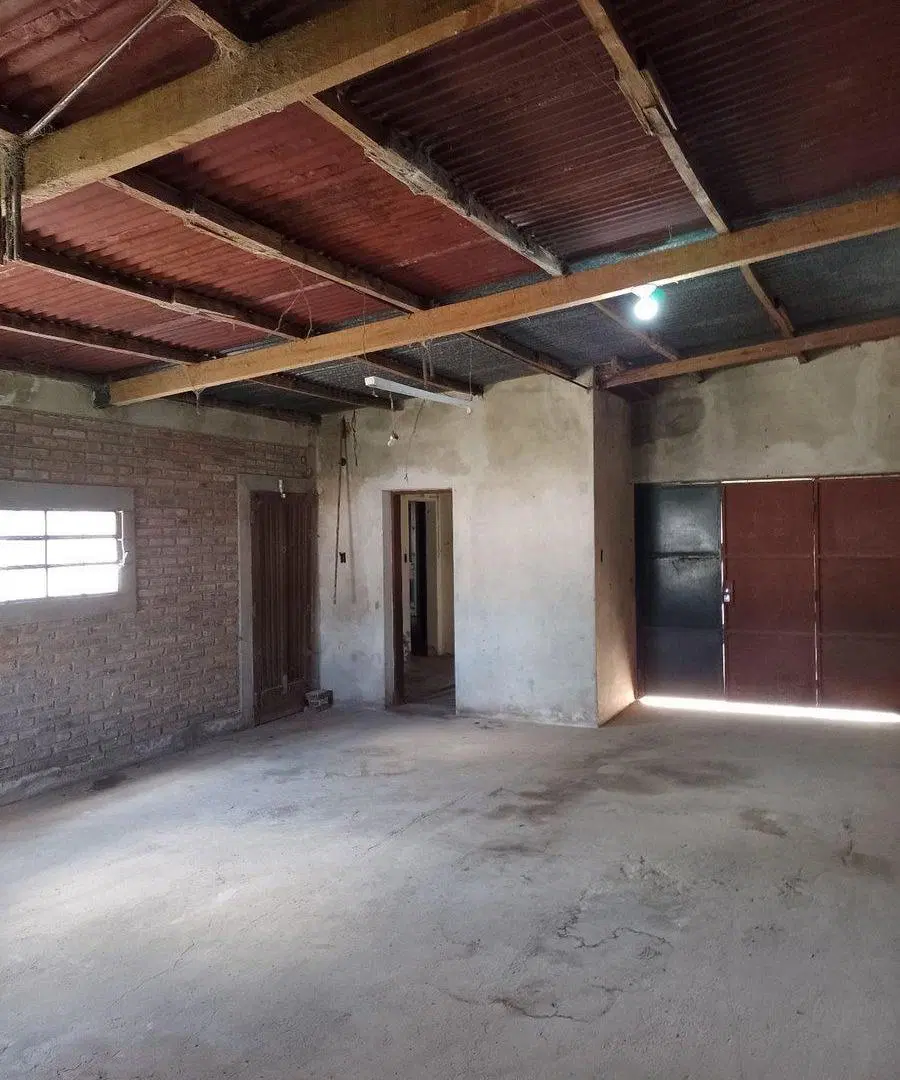 Se vende casa a refaccionar 5