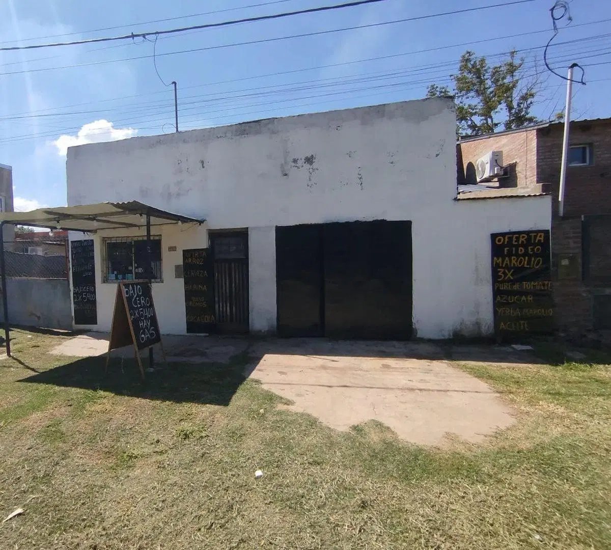 CASA DE 7 AMBIENTES CON TALLER DE AUTOS Y LOCAL 3