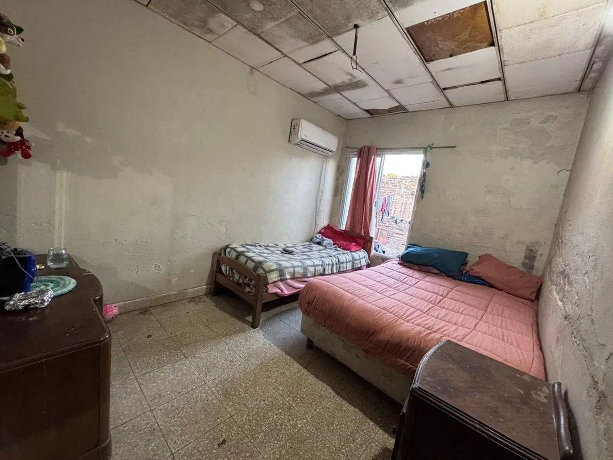 SE VENDE CASA 2 DORMITORIOS EN RECREO 2