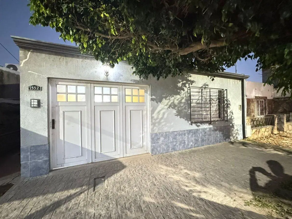 SE VENDE CASA DOS DORMITORIOS Y COCHERA 2