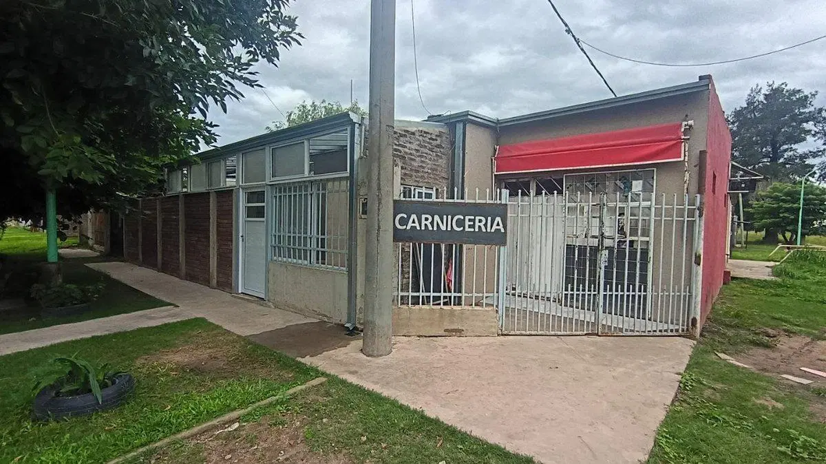 CASA DE 2 DORMITORIOS Y LOCAL EN SANTO TOME 2