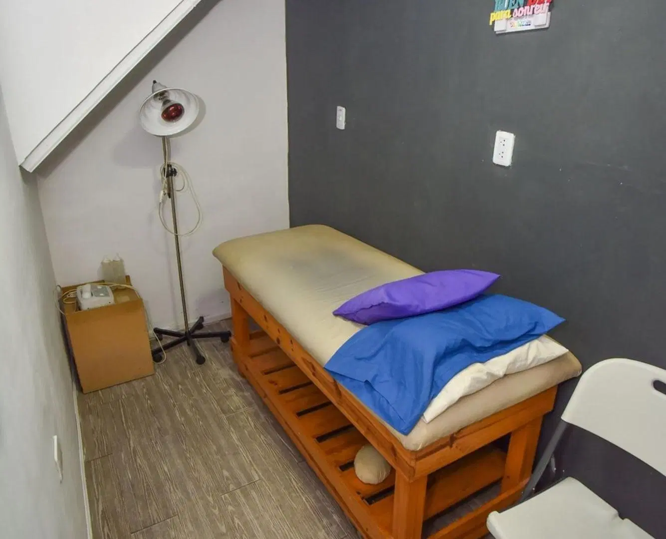 GRAN CASA EN ESQUINA + LOCAL COMERCIAL 8