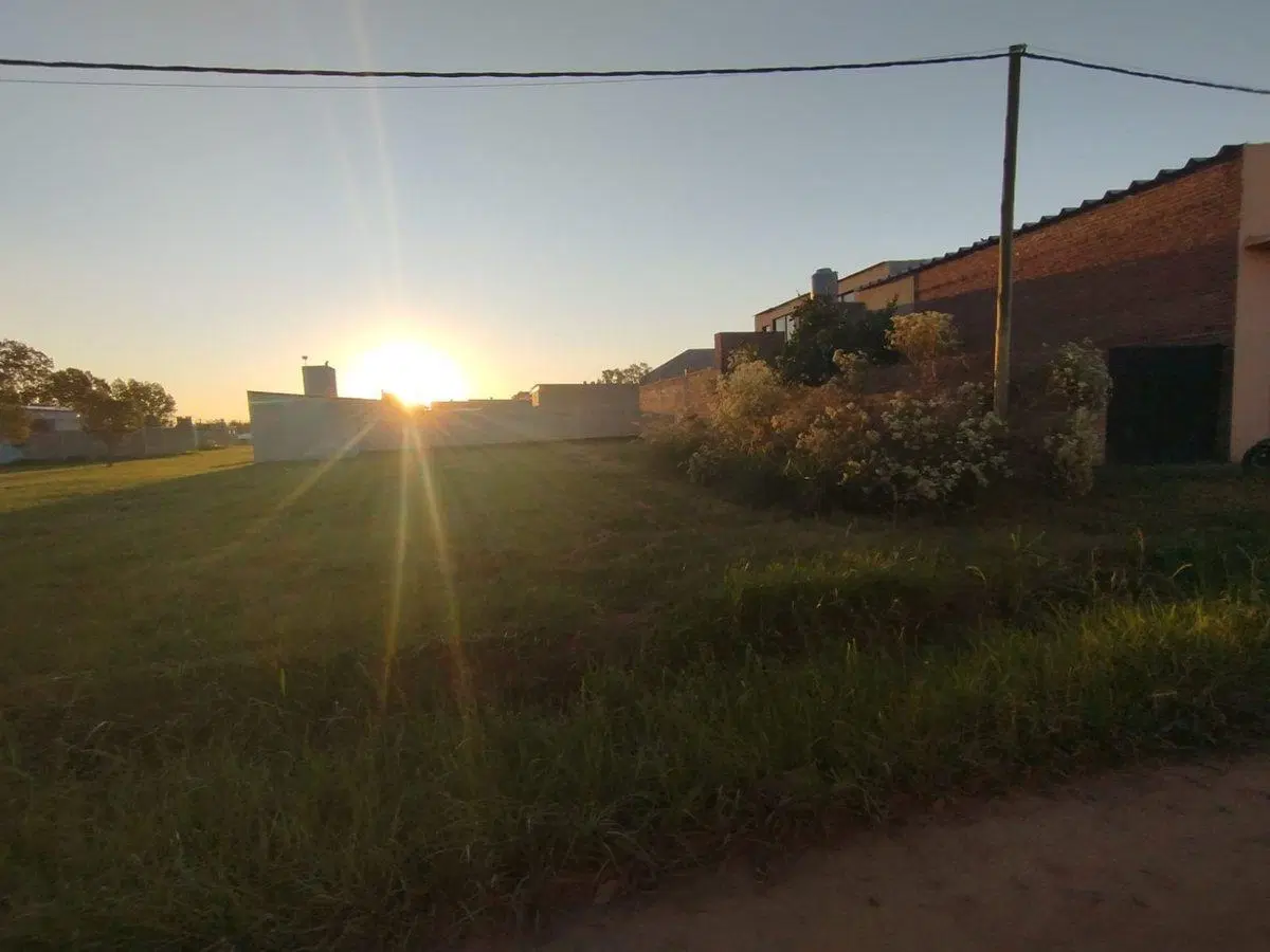 TERRENO DE 200m2 EN INGRESO A ANGEL GALLARDO 2