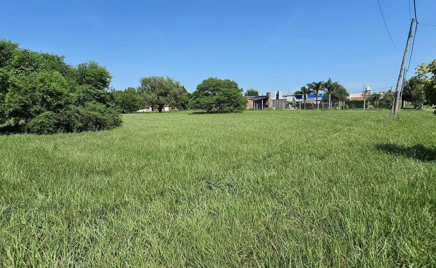 Terreno en venta a metros de la Ruta 11 5