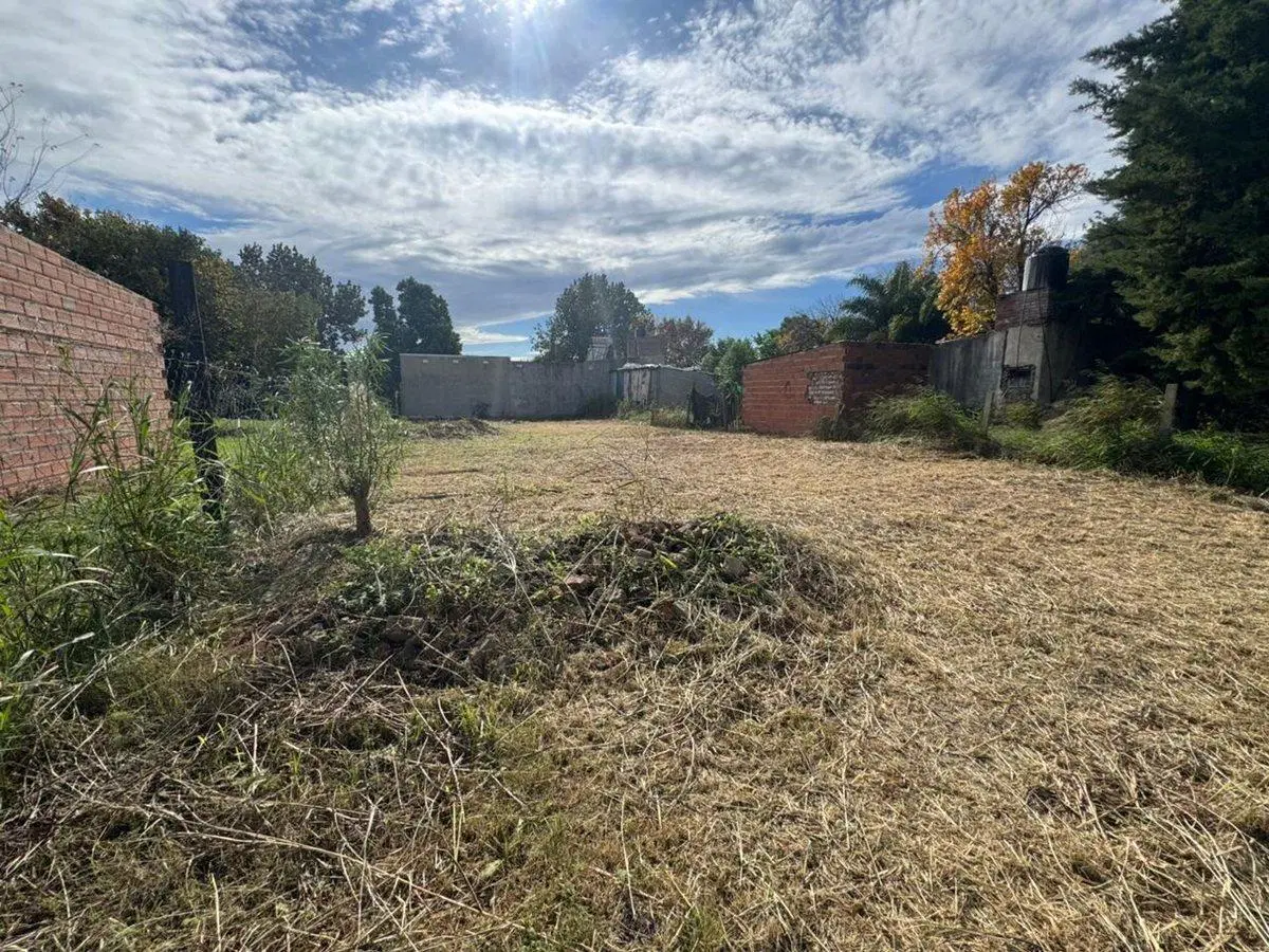 SE VENDE TERRENO DE 395 M2 EN ROVERANO AL 3200 2