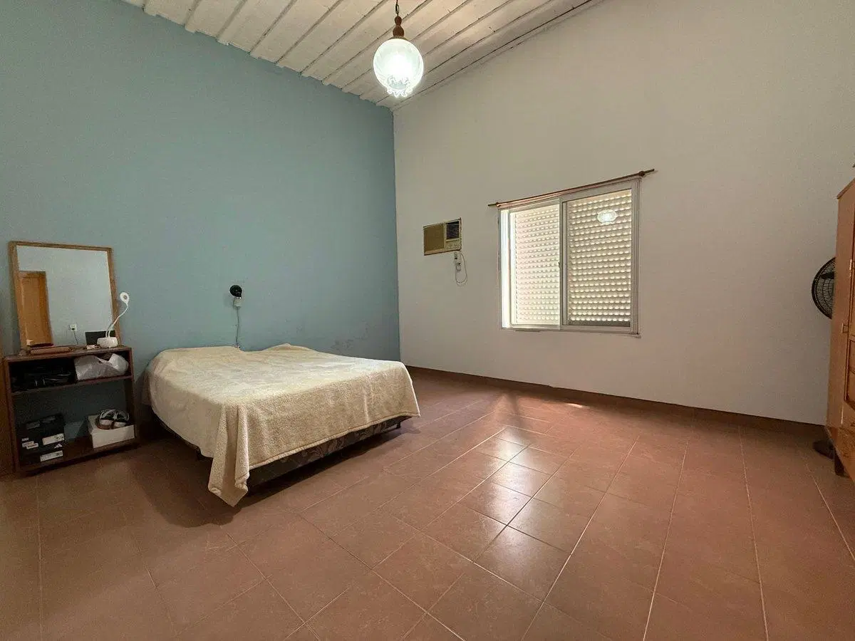 SE VENDE CASA CON QUINCHO Y PILETA EN LARRECHEA 4