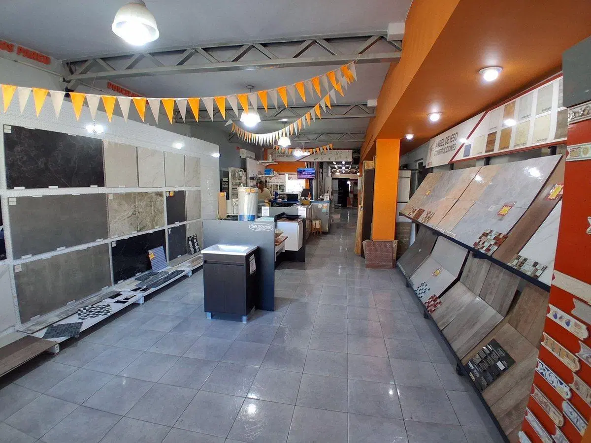 ALQUILER  – Coronda- galpón con local y oficinas 4