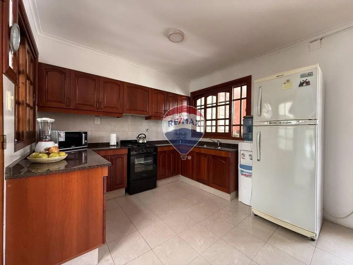 SE VENDE CASA EN SANTO TOMÉ CON PILETA 5
