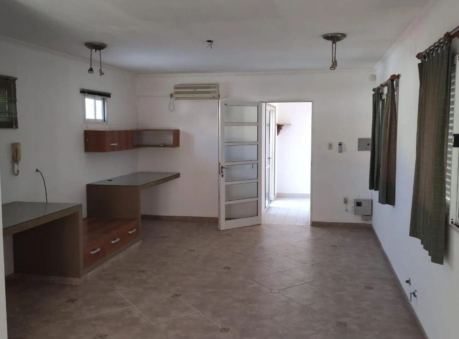 SE VENDE EXCELENTE PLANTA ALTA DOS DORMITORIOS 2