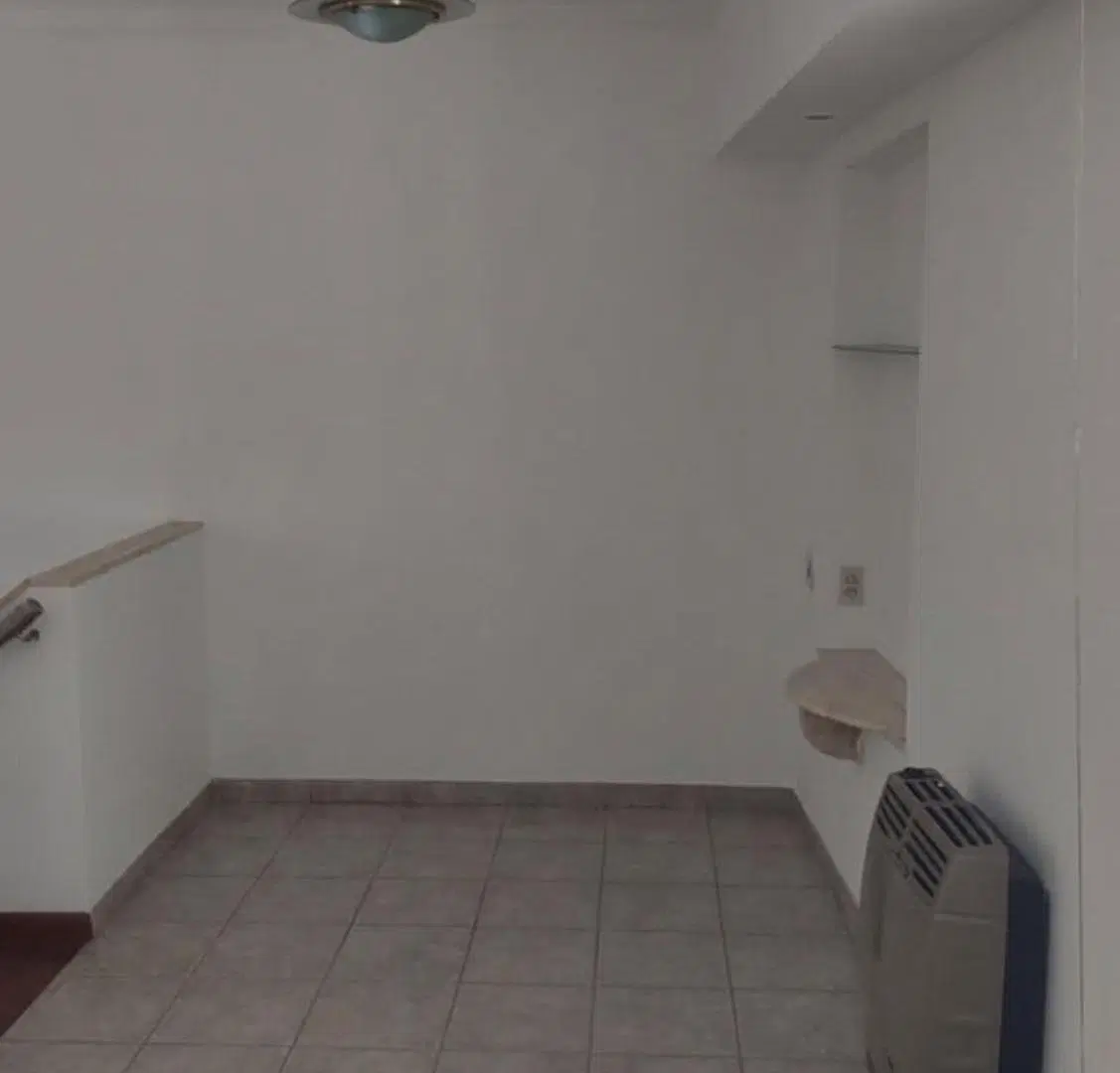 SE VENDE EXCELENTE PLANTA ALTA DOS DORMITORIOS 5