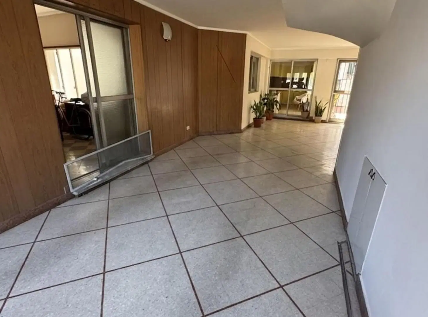 SE VENDE EXCELENTE PLANTA BAJA 3 DORMITORIOS 8