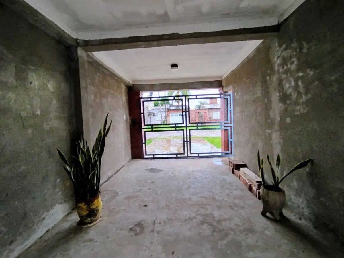 CASA 4 DORMITORIOS Y PATIO EN SANTO TOME 2