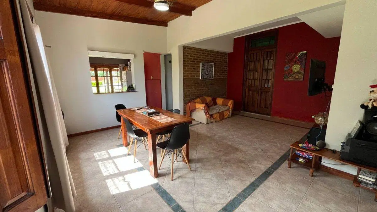 CASA CENTRICA CON 1.000M2 DE TERRENO EN CORONDA! 1