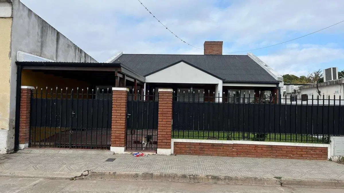 HERMOSA CASA EN VENTA A 1 CUADRA DE LA COSTA 3