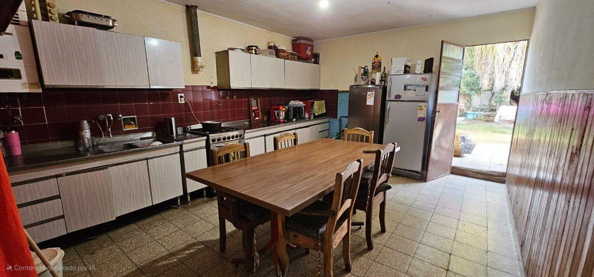 Foto de VENTA CASA DE 2 DORMITORIOS, COCHERA Y GRAN PATIO, imagen 1